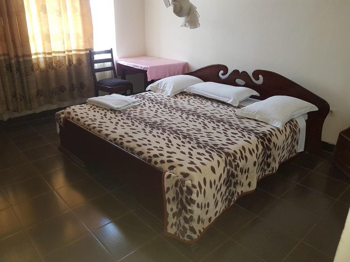 Centre D' Accueil Joli Reve Hotel Kisangani Exterior photo